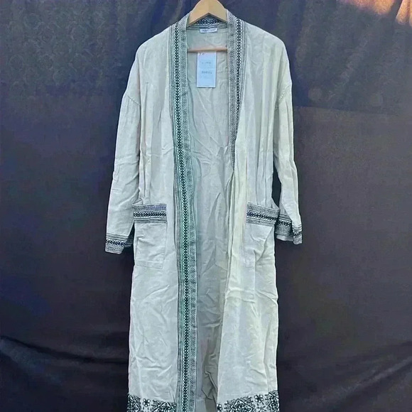NWT Zara Cardigan XS-S - Picture 1 of 10